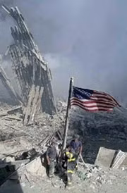 Hiện trường toà tháp đôi
sau khi bị khủng bố đánh sập ngày 11-9-2001.