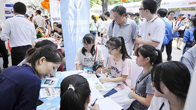 Mùa tuyển sinh 2019 sẽ áp dụng điểm sàn đối với khối ngành Sức khỏe trình độ đại học. Ảnh: NAM ANH