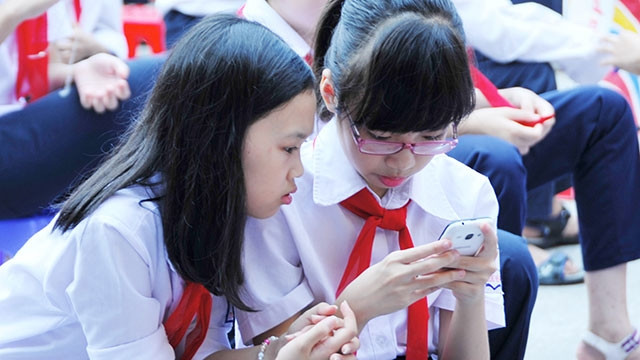 Khuyến khích học sinh tiếp cận những thông tin tích cực, có chọn lọc. Ảnh: HẢI NAM