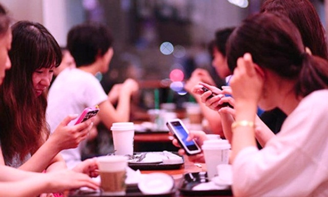 Lão niên sống ảo