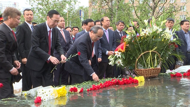 Nhiều hoạt động kỷ niệm 128 năm Ngày sinh nhật Bác tại LB Nga