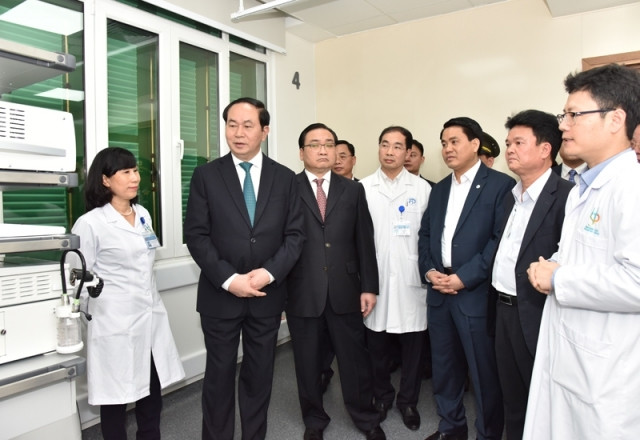 Chủ tịch nước Trần Đại Quang thăm Trung tâm kỹ thuật cao và tiêu hóa Hà Nội. (Ảnh: Duy Linh)