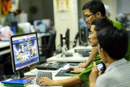 Các chiến sĩ thuộc Cục Cảnh sát Phòng chống tội phạm sử dụng công nghệ cao - Bộ Công an luôn phải thức trắng đêm mùa Wold Cúp để đấu tranh với nạn cá độ bóng đá.