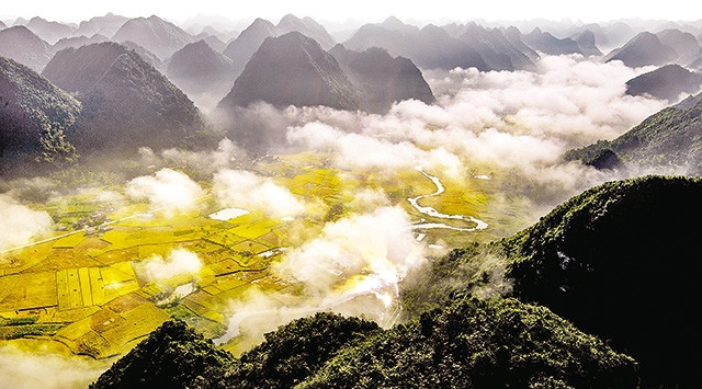 Thung lũng Bắc Sơn của Vũ Kim Khoa - đoạt Cúp ảnh Asean 2017 (Triển lãm ảnh Đất nước, con người Asean).