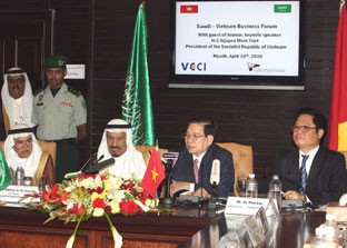 Chủ tịch nước Nguyễn Minh Triết<br>dự diễn đàn Doanh nghiệp Việt Nam - A-rập-Xê-út