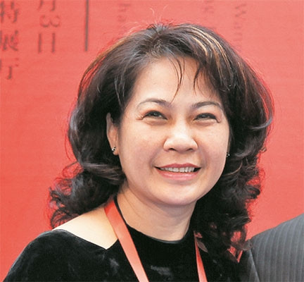 Không ai vỗ tay bằng một bàn tay...