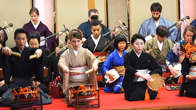 Buổi biểu diễn nhạc Nagauta của các học viên của bà Nishimura. Ảnh: BBC