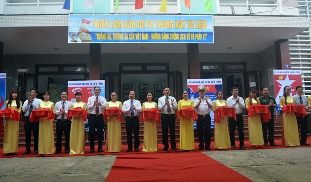 Khai mạc triển lãm bản đồ và trưng bày tư liệu “Hoàng Sa, Trường Sa của Việt Nam - Những bằng chứng lịch sử và pháp lý”.