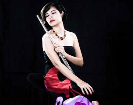 Nghệ sĩ sáo Lê Thư Hương.