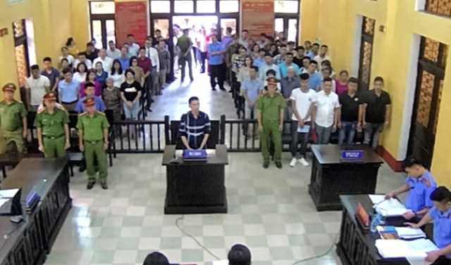 Phiên sơ thẩm xét xử bị cáo Trần Đình Sang.