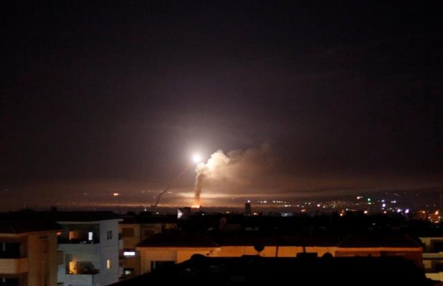 Một vụ phóng tên lửa được nhìn từ Damascus, ngày 10-5-2018. (Ảnh: Reuters)