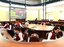 Giải pháp phát triển thị trường chứng khoán