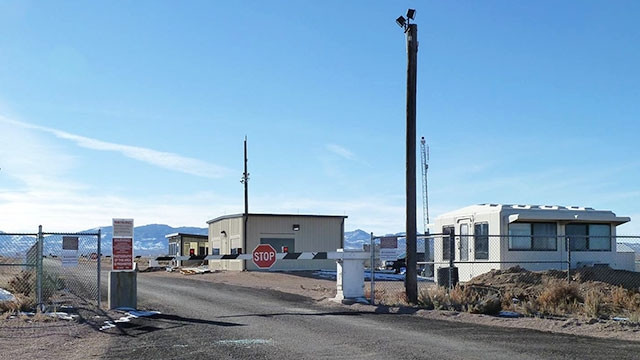 Một trạm gác tại lối vào Khu vực 51. Ảnh: CNET