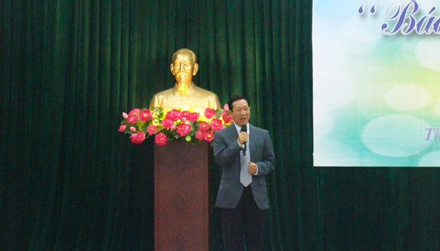 Tác giả Nguyễn Thanh Tùng trong cuộc thi thuyết trình "Bác Hồ trong trái tim tôi".