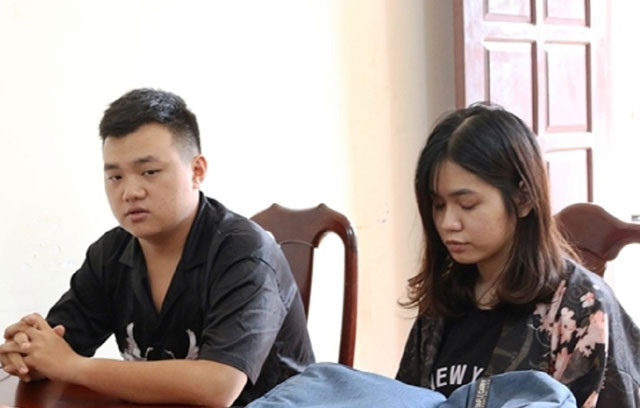 Hai đối tượng Kiên và Phương tại cơ quan công an.