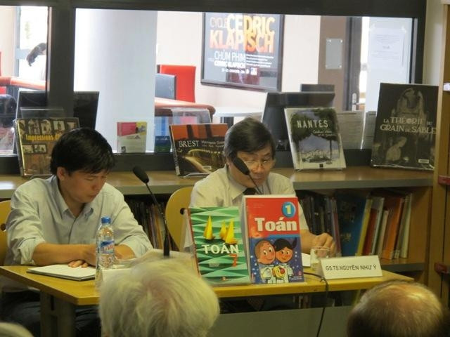 Các chuyên gia, nhà nghiên cứu giáo dục phân tích về bộ SGK Toán của Pháp.