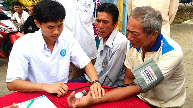 Khám bệnh cho người nghèo ở Sóc Trăng.