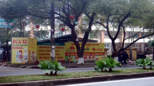 Nhiều diện tích của Khu liên hợp thể thao tỉnh Phú Thọ đang được đơn vị quản lý cho thuê.