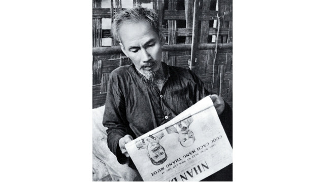 Chủ tịch Hồ Chí Minh luôn nêu gương trong việc sử dụng tiếng Việt cả lúc nói và lúc viết. Ảnh Tư liệu