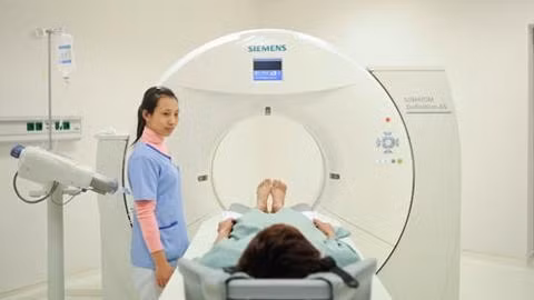 Máy chụp cắt lớp đa dãy của Siemens tại Bệnh viện Vinmec, Hà Nội.