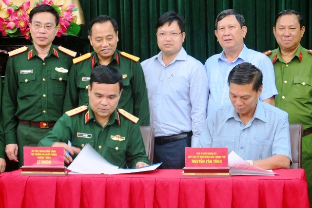 Ký kết bàn giao đất quốc phòng về TP Hải Phòng.