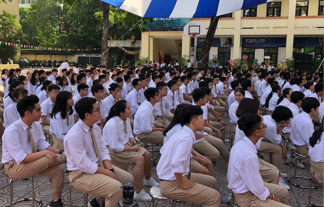 Học sinh cần môi trường lành mạnh để phát triển, trong đó, giáo viên phải là những tấm gương sáng. (Ảnh minh hoạ) 