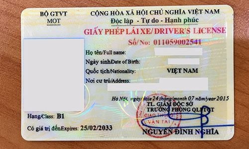 Bằng lái xe, thẻ nhà báo,... vẫn được làm thủ tục lên máy bay 
