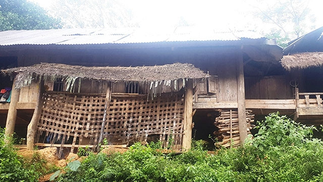 Ngôi nhà của một gia đình có phụ nữ đi bán con ở bản Đình Sơn.