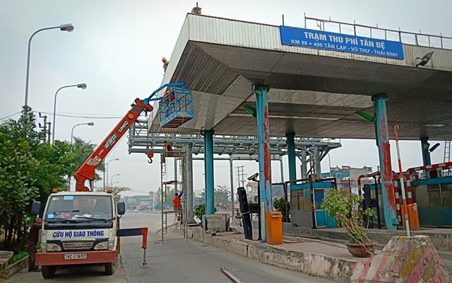 Trạm BOT Tân Đệ, tỉnh Thái Bình đang được tháo dỡ do bất hợp lý trong thu phí.