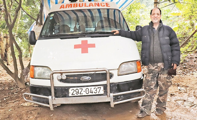 Ông Thanh cứu thương 