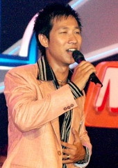 Với giải nhất dòng nhạc thính phòng và giải Ca sĩ được khán giả yêu thích, Lê Anh Dũng là thí sinh thành công nhất C