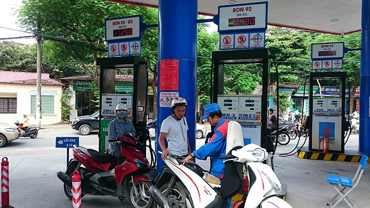 Cửa hàng xăng dầu trên phố Thái Thịnh, quận Đống Đa (Hà Nội).