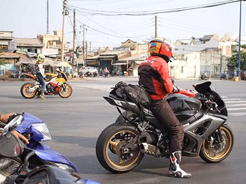 Xe phân khối lớn ngày càng được nhiều thanh niên ưa chuộng.