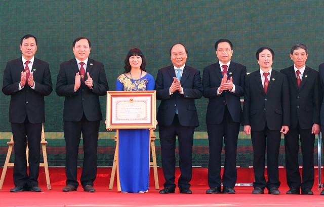 Thủ tướng Nguyễn Xuân Phúc trao Huân chương Hồ Chí Minh của Chủ tịch nước tặng Học viện Nông nghiệp Việt Nam.