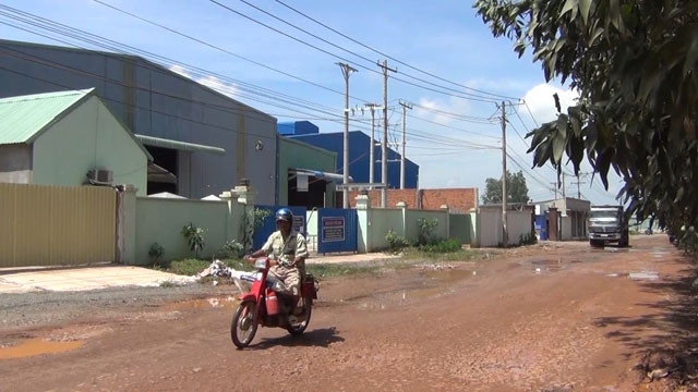 Nhiều doanh nghiệp đã xây dựng trái phép nhà xưởng tại khu vực quy hoạch Cụm công nghiệp Phước Tân.