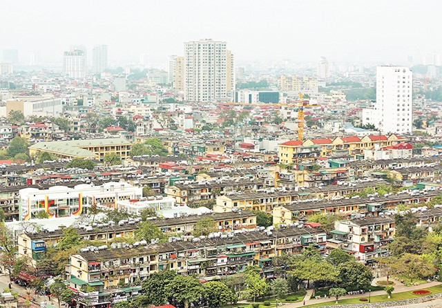 Các khu tập thể cũ khu vực nội đô phải hạn chế phát triển cao tầng. Ảnh: DUY LINH