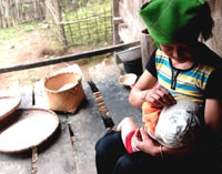 Hát ru cho con, cho mình