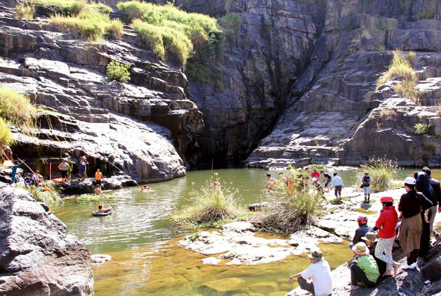 Khu vực du khách nước ngoài gặp nạn tại thác Pongour.