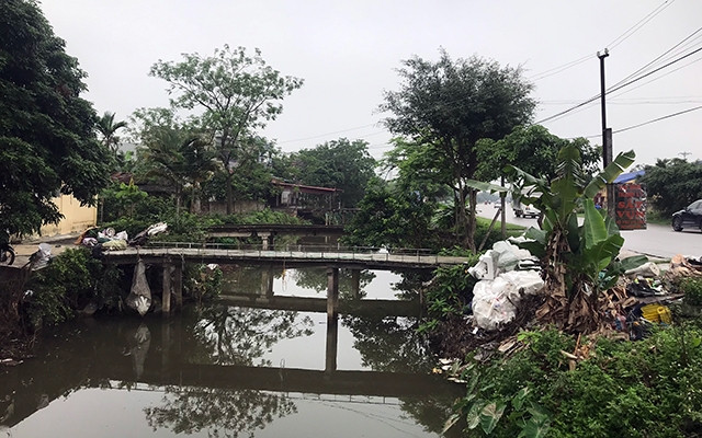 Kênh Thạch Khôi (TP Hải Dương, tỉnh Hải Dương) đang bị ô nhiễm nghiêm trọng.