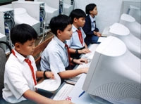 Học sinh rất mê môn Tin học.