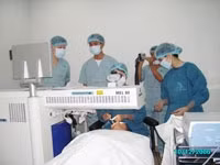 Không phải hễ bị cận là mổ