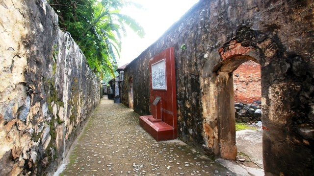 Những bức tường đá lạnh lẽo có thể làm run sợ những người yếu tinh thần.