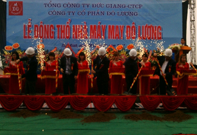 Lễ động thổ công trình nhà máy may Đô Lương.