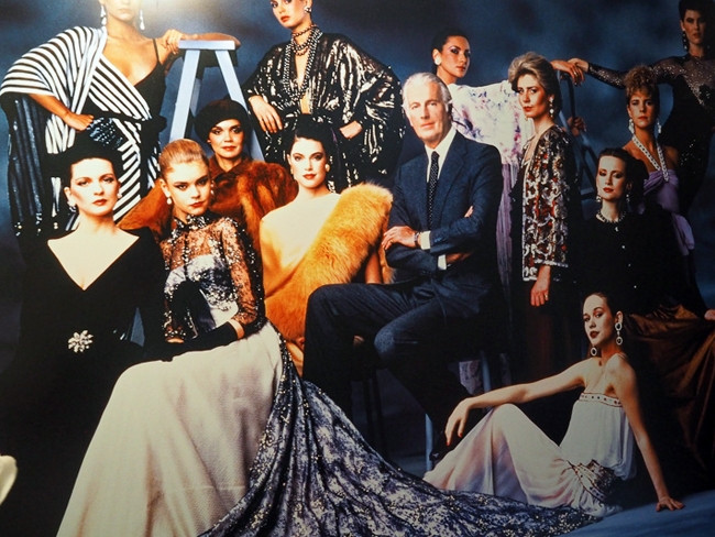 Người muôn năm cũ 