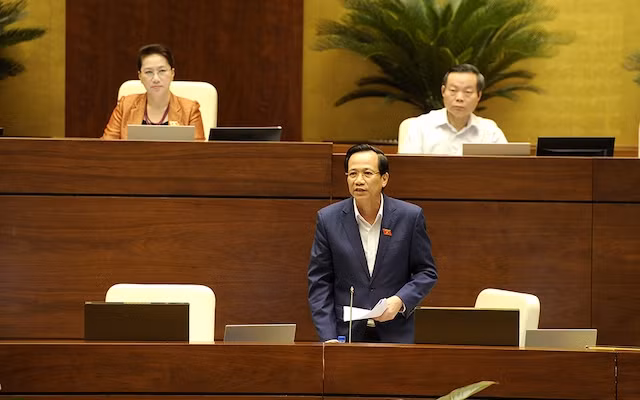 Bộ trưởng Lao động, Thương binh và Xã hội Đào Ngọc Dung phát biểu, sáng 7-6. (Ảnh: ĐĂNG KHOA)