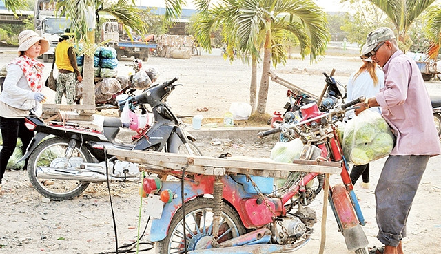 Các xe máy quá cũ vừa không an toàn khi lưu thông, vừa xả khí thải gây ô nhiễm môi trường.