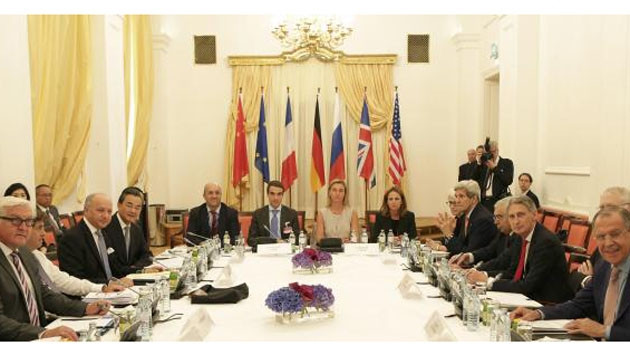 Các đại diện đàm phán của Iran và nhóm P5+1 trong một cuộc họp tại Thủ đô Vienna, của nước Áo, ngày 7-7-2015. (Ảnh: Reuters)