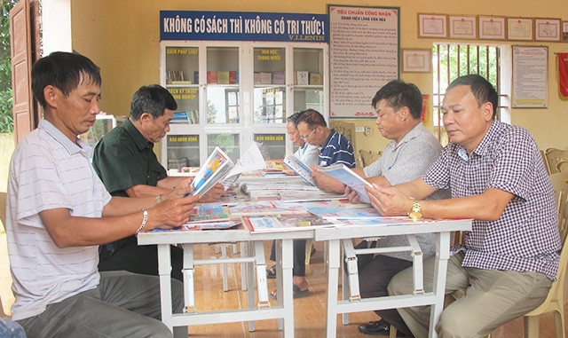 Thư viện thôn Đông Đình - thành quả của phong trào Đảng viên đi đầu học tập và làm theo lời Bác. 