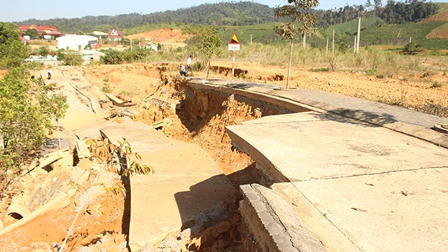 Nghịch lý công trình giao thông Kon Tum