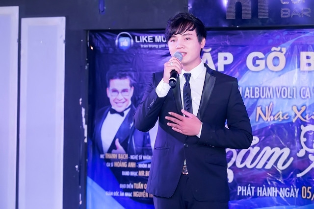 Ca sĩ Quang Hiếu tại buổi họp báo, ngày 24-8.